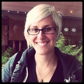 Elysse with her gorgeous platinum colour + asymmetrical cut