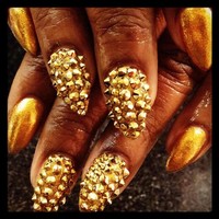 Oprah the nail girl's photo