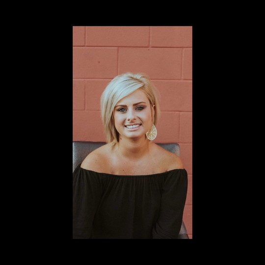 Alexis Sanders Stylist Book Online with StyleSeat