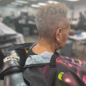 Women's Haircut Near Me: Roanoke, AL, Appointments