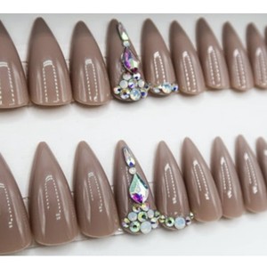 FE SADE THE PRESSON NAIL GURU photo 5