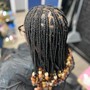 Knotless shoulder Bob w/Beads