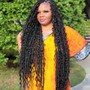 Lucie locs is done whit synthetic and 100% human hair (curls part) ( Non refundable Deposit $200 required $50 on this APP and $150 Through cashapp $gaellebraids or zelle 5713208305 ) book this style 2 weeks in advance and indicate your desire hair color