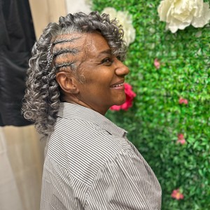 The Silkpress Lounge Stylist photo 4