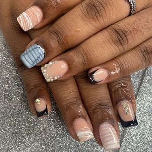 Best salons for acrylic nails in Northwest Sandalwood Parkway