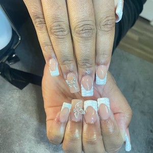 Gel vs. Acrylic Nails: What's the Difference? - StyleSeat