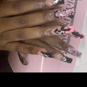 Acrylic nails (medium full set)