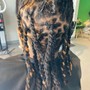 $100 fall deal (medium knotless or medium passion twist )