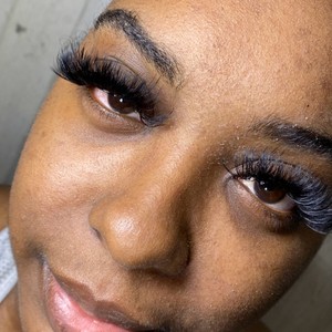 Lashes By Shay Cosmetologist photo 3