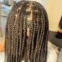 Small knotless braid