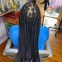 Large box braids/Knotless/twists