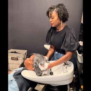 Nicole English Cosmetologist photo 2