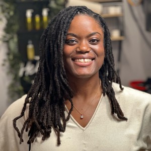 Deja_Hellogorgeous Cosmetologist photo 3