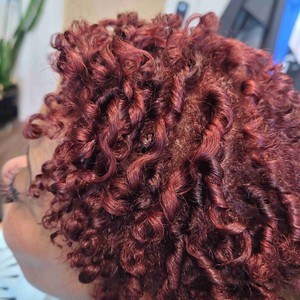 Queen Astoria Cosmetologist photo 3