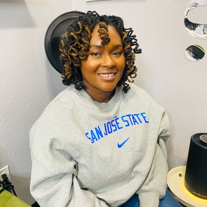 Deja_Hellogorgeous Cosmetologist