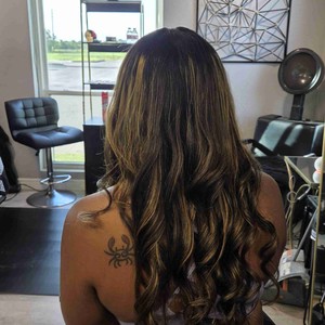 Tye Garcia Cosmetologist photo 5